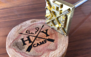 切り株への焼印