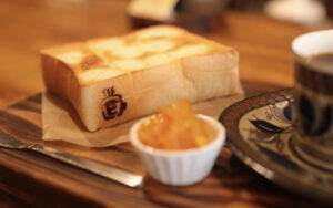 トーストに焼印